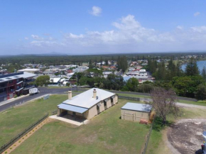 Yamba Pilot Cottage 2 - pets welcome - close to beach